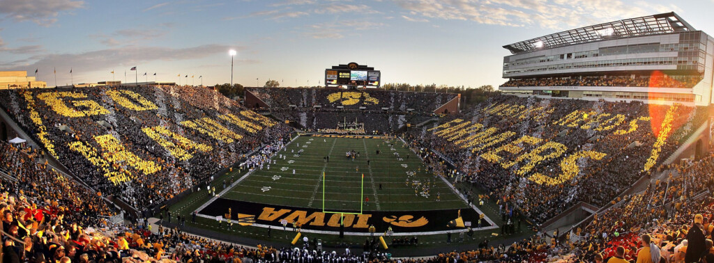 Kinnick Stadium Iowa City Iowa Home Of Hawkeye Football Iowa 